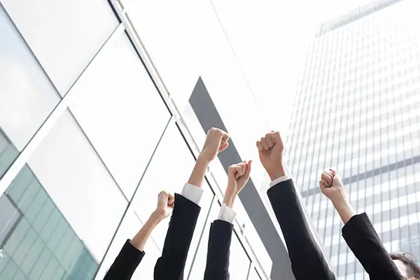 民兵工作是根据什么法律